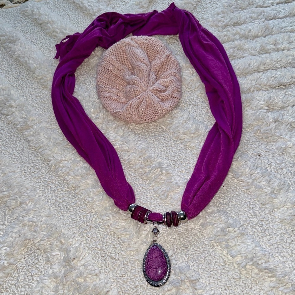 Purple Pendant Scarf and hat - Picture 4 of 6